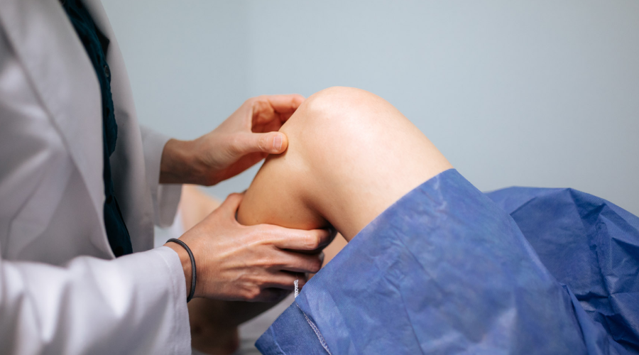 Board Certified Sports Medicine Physician Dr. Backer Helps a Patient Dealing with Knee Pain